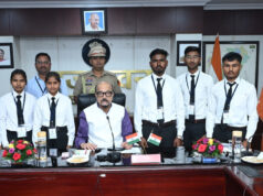 राज्यपाल श्री रमेन डेका ने विद्यार्थियों और लखपति दीदियों को किया सम्मानित