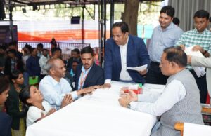 मुख्यमंत्री श्री विष्णु देव साय के निर्देश पर लकवाग्रस्त महिला को तुरंत मंजूर हुए 5 लाख रुपए