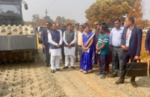 सड़क निर्माण कार्य गुणवत्ता युक्त और समय-सीमा में करें पूरा- मुख्यमंत्री श्री साय