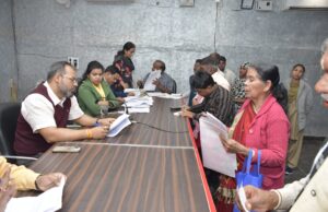 जनदर्शन में राजस्व प्रकरणों की धीमी रफ्तार पर कलेक्टर का एक्शन मोड