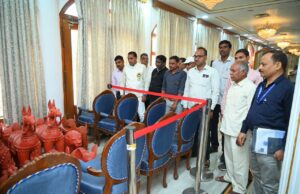 राज्यपाल के गोद ग्राम टेमरी के ग्रामीणों ने किया लोकभवन का भ्रमण