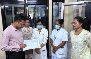 जिला अस्पताल में स्वास्थ्य व्यवस्थाओं की सख्त समीक्षा | कलेक्टर देवेश कुमार ध्रुव का सघन निरीक्षण, सुधार हेतु समय-सीमा तय