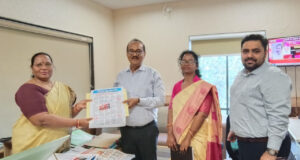 झारखंड के सूचना एवं जनसंपर्क विभाग की टीम ने छत्तीसगढ़ संवाद द्वारा प्रकाशित ‘रोजगार और नियोजन’ की ली जानकारी