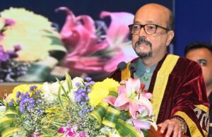 शिक्षा का मूल उद्देश्य केवल आजीविका प्राप्त करना नहीं बल्कि ज्ञान और बुद्धिमत्ता प्राप्त कर पूरे समाज का विकास होना चाहिए-श्री रमेन डेका