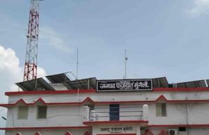 जनपद पंचायत मुंगेली 3 वर्षो से शासकीय संपत्ति स्वचलित शौचालय को खेत में छोड सोएं है गहरे नींद में