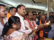 उप मुख्यमंत्री श्री अरुण साव ने माँ बम्लेश्वरी मंदिर पहुंचकर पूजा-अर्चना की