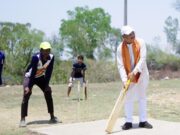 जब मुख्यमंत्री उतरे मैदान में: सुशासन तिहार में बच्चों संग खेला क्रिकेट, बढ़ाया हौसला