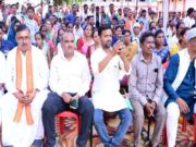 सरगुजा जिले के ग्राम सिलमा में अचानक उतरा मुख्यमंत्री श्री साय का हेलीकॉप्टर