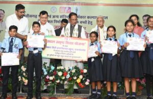मेहनत की चमक और सरकारी संबल : श्रमिक की बेटी डिंपल कश्यप संवार रही अपना भविष्य