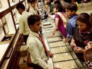 लगातार तीसरे दिन चढ़ा सोना-चांदी, सिल्वर आज फिर 2000 रुपये उछला, जानें आपके शहर में क्या है कीमत