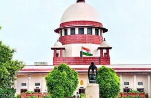 सरकार के खिलाफ सुप्रीम कोर्ट पहुंची थी AAP, तुषार मेहता की दलील सुन जज साहब ने क्या किया