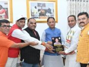 मुख्यमंत्री श्री विष्णु देव साय से भारतीय रेडक्रास सोसायटी के पदाधिकारियों ने की सौजन्य भेंट