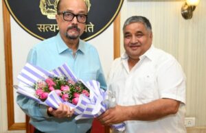 राज्यपाल श्री रमेन डेका से पर्यटन मंत्री श्री अग्रवाल ने की मुलाकात