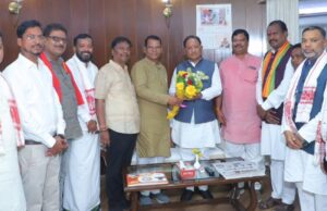 मुख्यमंत्री विष्णुदेव साय से सर्व आदिवासी समाज के प्रतिनिधिमंडल की सौजन्य मुलाकात