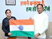 माउंट एवरेस्ट विजेता अमिता श्रीवास के स्वास्थ्य लाभ हेतु राज्य सरकार सजग : मुख्यमंत्री श्री विष्णु देव साय