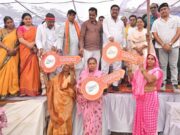 सुशासन तिहार 2026 : मंत्री दयाल दास बघेल ने झांकी शिविर में हितग्राहियों को वितरित किए प्रमाण पत्र, कार्ड एवं आवास की चाबियां