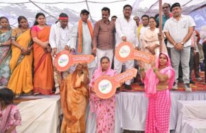 सुशासन तिहार 2026 : मंत्री दयाल दास बघेल ने झांकी शिविर में हितग्राहियों को वितरित किए प्रमाण पत्र, कार्ड एवं आवास की चाबियां