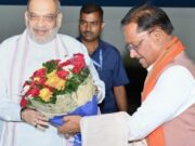 केंद्रीय गृह मंत्री श्री अमित शाह पहुंचे रायपुर: मुख्यमंत्री श्री विष्णुदेव साय ने किया आत्मीय स्वागत