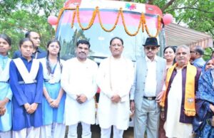 मुख्यमंत्री श्री विष्णु देव साय ने ‘कामयाबी वेन’ को दिखाई हरी झंडी : दूरस्थ गांवों के विद्यार्थियों तक पहुंचेगी डिजिटल शिक्षा की नई रोशनी