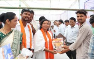 ’समाधान शिविर कुटरु में उमड़ा जनसैलाब- तपती धूप में भी दिखा शासकीय योजनाओं के प्रति ग्रामीणों का भारी उत्साह’