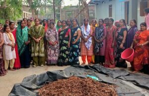 महिला आयोग की सदस्य सुश्री दीपिका सोरी ने किया इमली प्रोसेसिंग केंद्र का औचक निरीक्षण