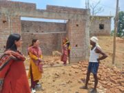 मैदान में उतरीं कलेक्टर, सड़क, जल संरक्षण और आवास कार्यों की हकीकत परखी