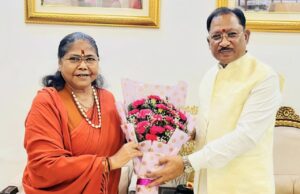मुख्यमंत्री श्री विष्णु देव साय से राष्ट्रीय पिछड़ा वर्ग आयोग की अध्यक्ष साध्वी निरंजन ज्योति ने की सौजन्य भेंट