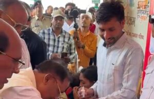 चंद्रनाहू कुर्मी-क्षत्रिय समाज के केंद्रीय अधिवेशन में मुख्यमंत्री ने बच्चों को कराया स्वर्णप्राशन