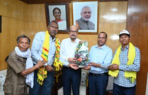 राज्यपाल श्री डेका से अखिल भारतीय गोंड़वाना गोंड़ महासभा के पदाधिकारियों ने की सौजन्य भेंट
