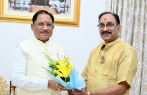मुख्यमंत्री से छत्तीसगढ़ योग आयोग के नवनियुक्त अध्यक्ष श्री संजय अग्रवाल ने की सौजन्य मुलाकात