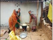 चावल पापड़ उद्योग से आत्मनिर्भरता की ओर बढ़ती हुई ग्रामीण महिलाएं
