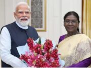 कैबिनेट में फेरबदल की अटकलों के बीच राष्ट्रपति द्रौपदी मुर्मू से मिले पीएम मोदी, क्या संकेत