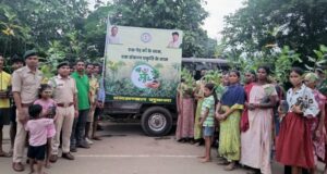 ग्रीन सुकमा की अनूठी पहल- मोबाइल ट्री एटीएम से घर-घर पहुंचाए जा रहे मुफ्त पौधे