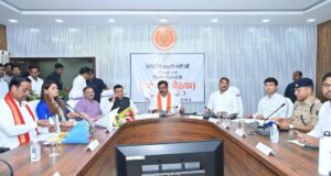 उप मुख्यमंत्री और उद्योग मंत्री ने कबीरधाम में विकास कार्यों और जनकल्याणकारी योजनाओं की मैराथन समीक्षा