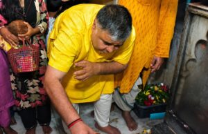 श्रावण के प्रथम सोमवार पर कैबिनेट मंत्री श्री राजेश अग्रवाल ने लखनपुर शिव मंदिर में विधि-विधान से किया जलाभिषेक, प्रदेशवासियों के सुख, शांति, समृद्धि और खुशहाली की कामना