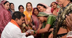बिहान की दीदियों ने उपमुख्यमंत्री श्री विजय शर्मा को राखी बांधकर दी बधाई, साझा किए गुजरात भ्रमण के अनुभव