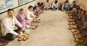 न्योता भोजन से बढ़ा बच्चों का उत्साह, शैक्षणिक प्रतिभा को मिला सम्मान