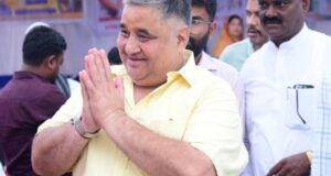 सेवा का मान, स्वच्छताकर्मियों का सम्मान: पर्यटन एवं संस्कृति मंत्री श्री राजेश अग्रवाल ने उपहार और प्रशस्ति पत्र देकर जताया आभार