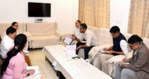 लोक निर्माण विभाग के सचिव ने निर्माण कार्यों की प्रगति की समीक्षा की