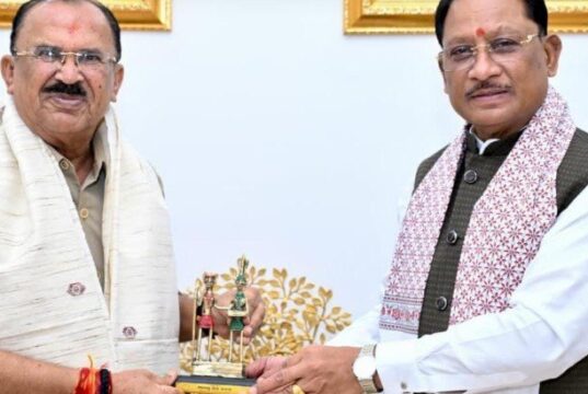 मुख्यमंत्री श्री विष्णु देव साय से राजस्थान विधानसभा अध्यक्ष श्री वासुदेव देवनानी ने की सौजन्य भेंट