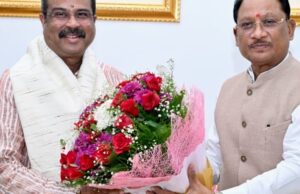 मुख्यमंत्री श्री विष्णु देव साय से सांसद श्री धर्मेंद्र प्रधान ने की शिष्टाचार भेंट