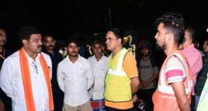 कवर्धा-बेमेतरा मार्ग पर पशुओं को देख उप मुख्यमंत्री श्री विजय शर्मा ने अधिकारियों को लगाई फटकार
